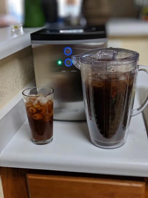 10 Reasons You Need a Countertop Ice Maker in Your Life